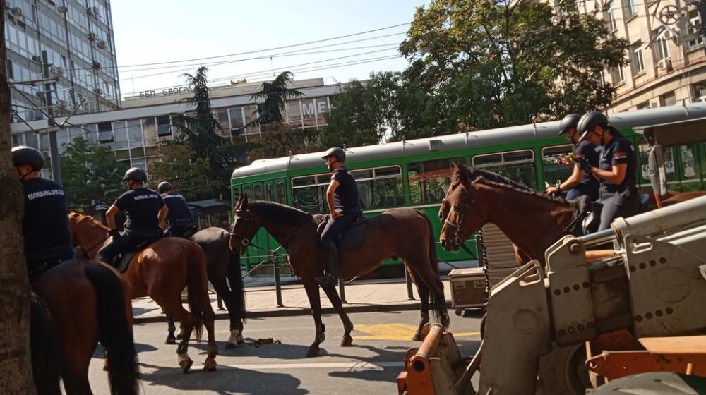 Pripreme za sutrašnji praznik u Nemanjinoj i na Ušću (FOTO) 1