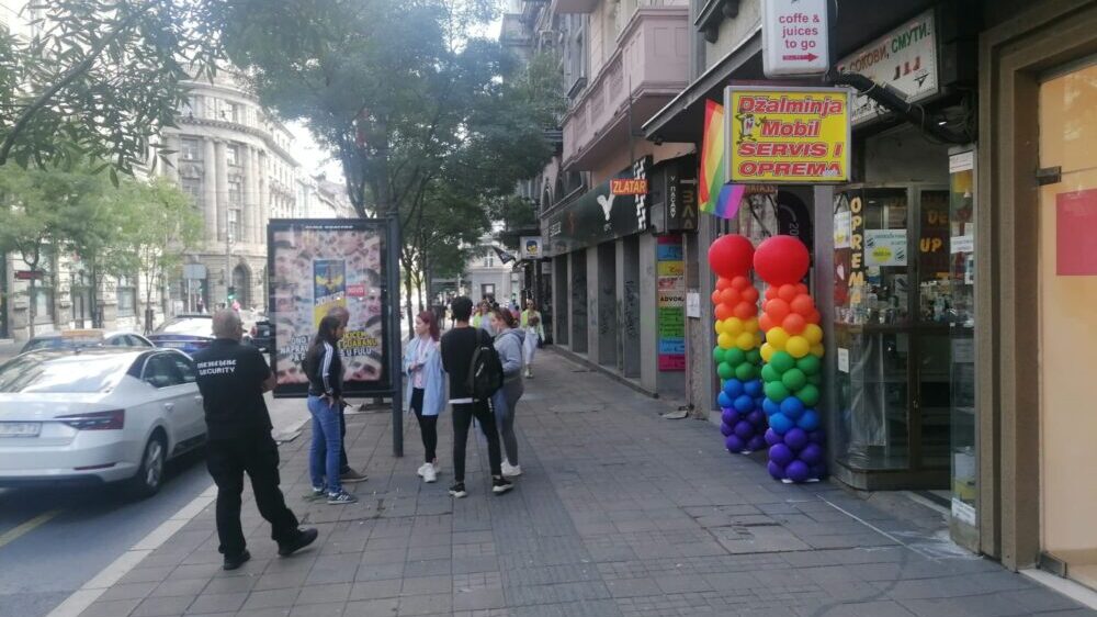 Mirno pred Prajd, kordon policije na Terazijama 3