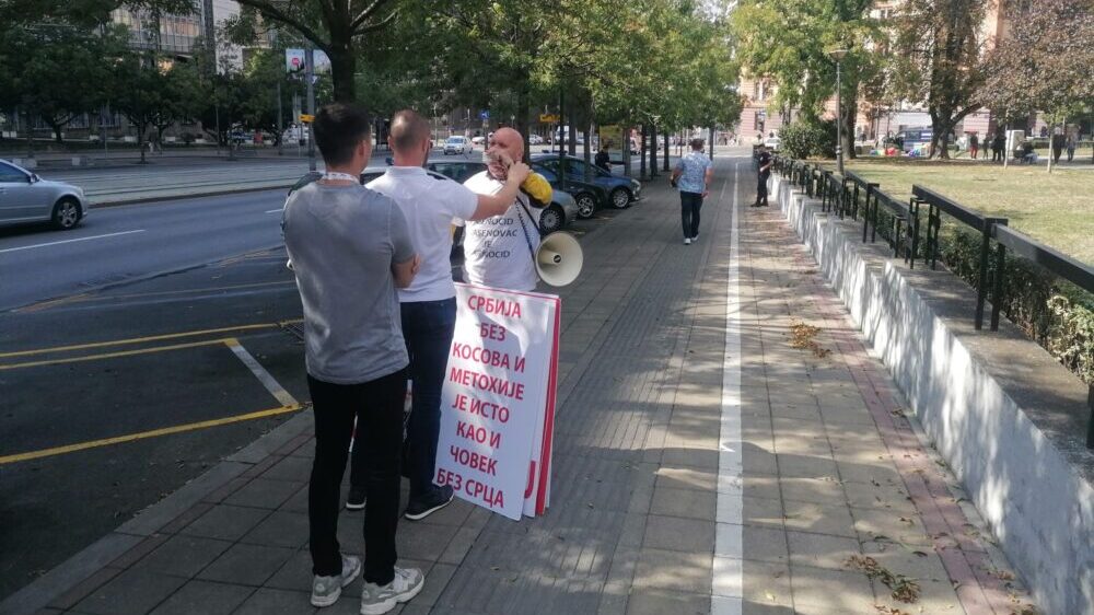 Mirno pred Prajd, kordon policije na Terazijama 5