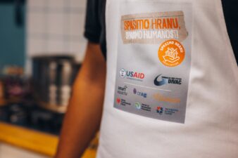 Novinari, kuvari i poznate ličnosti zajedno kuvali za ugrožene 2