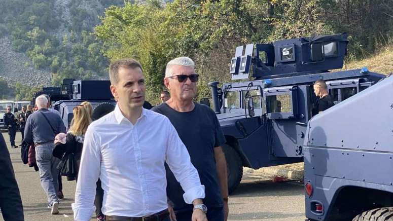 Jovanović i bivši komandant odbrane Košara obišli Jarinje 1