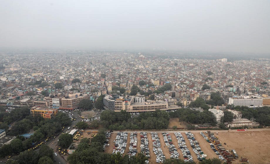 U Nju Delhiju zbog povećanog zagađenja vazduha zatvorene škole i fakulteti 1