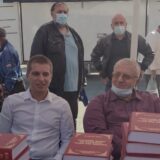 Šešelj delio knjige u Kragujevcu, organizovana peticija SRS-a protiv gej-brakova 1