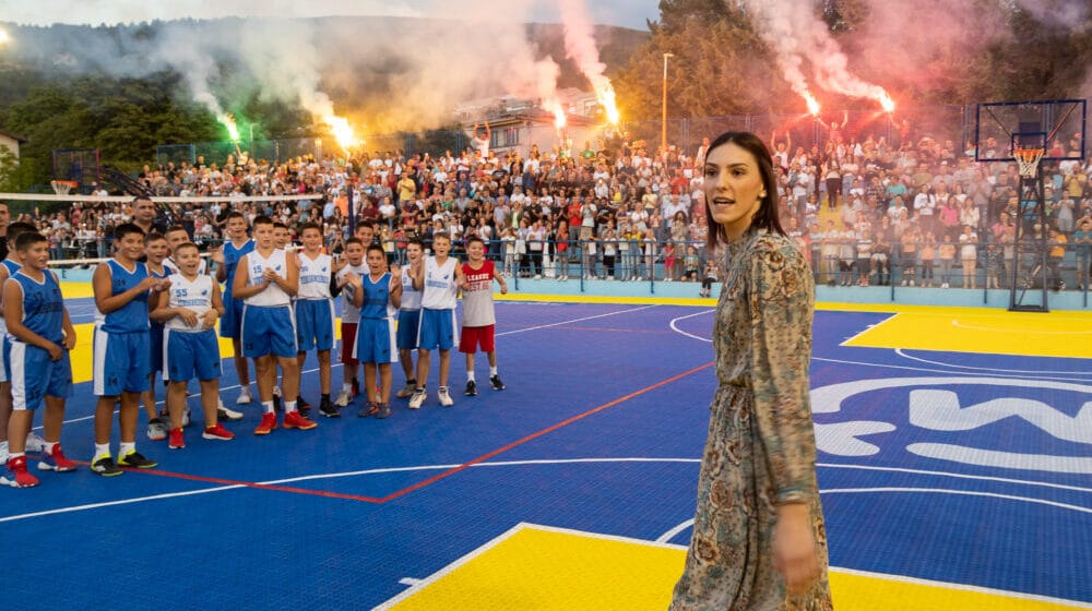 Mozzart najboljoj odbojkašici sveta poklonio teren 1