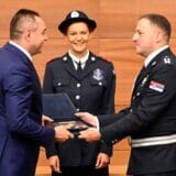 Vulinu uručena zlatna plaketa za doprinos u razvoju Sektora za vanredne situacije 2