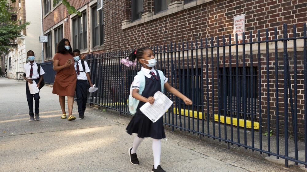 Deca u Njujorku se vratila u škole prvi put od početka epidemije korona virusa 1