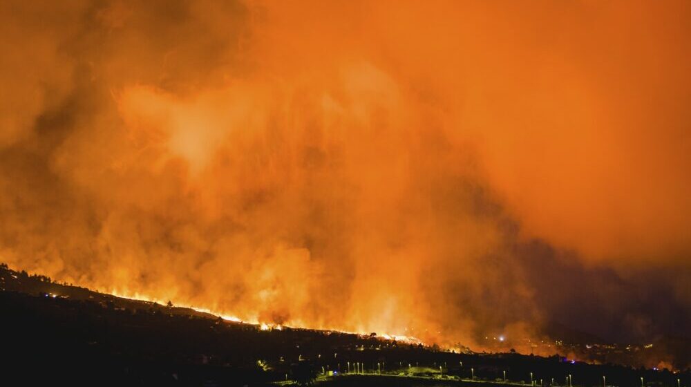 Lava iz vulkana na ostrvu La Pama slila se u okean 1