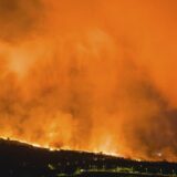 Lava iz vulkana na ostrvu La Pama slila se u okean 9