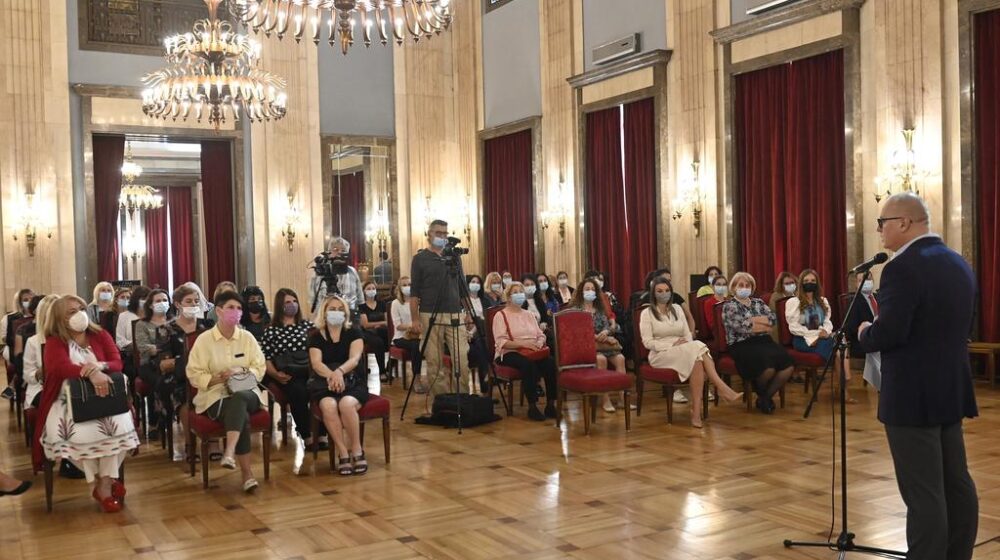 Vesić: U stalni radni odnos primljeno još 75 gerontodomaćica 1