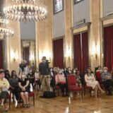 Vesić: U stalni radni odnos primljeno još 75 gerontodomaćica 6