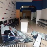 Razbijene prostorije SNS u Novom Sadu, priveden osumnjičeni 12