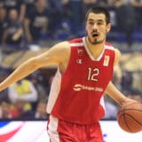 Zvezdin trijumf u senci povrede Erona Vajta 9