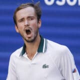 Medvedev prvi polufinalista US Opena 10