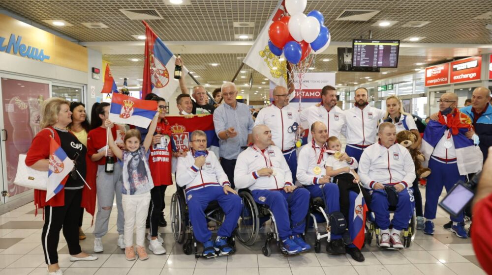 Reprezentativci Srbije u parastreljaštvu vratili se iz Tokija u Beograd 1