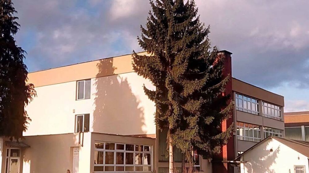 Kod Travnika pao gol u školskoj sali i ubio učenika 1