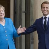 Makron primio Angelu Merkel u oproštajnu posetu Francuskoj 13