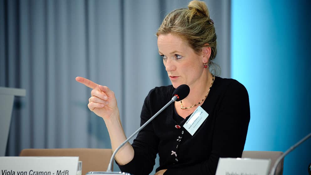 Viola fon Kramon reagovala na izjave supruga predsednice Kosova protiv novinara 1