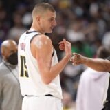 Dabl-dabl Jokića u porazu Denvera od Klivlenda u NBA ligi 2