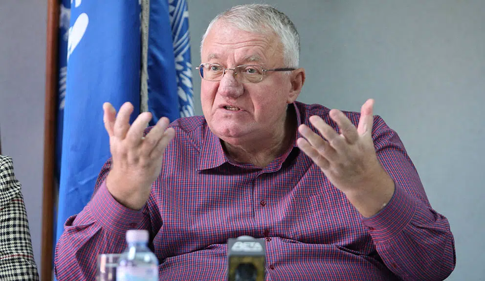 Da li bi srpska desnica trebalo da ima svog predsedničkog kandidata na izborima i kakve bi mu šanse bile? 2 Da li bi srpska desnica trebalo da ima svog predsedničkog kandidata na izborima i kakve bi mu šanse bile? 2