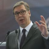 Vučić plasira afere tabloidima 13
