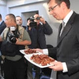 Umesto konsultacija sa SPN Vučić otišao u kuhinju (VIDEO) 7