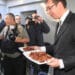 Umesto konsultacija sa SPN Vučić otišao u kuhinju (VIDEO) 2