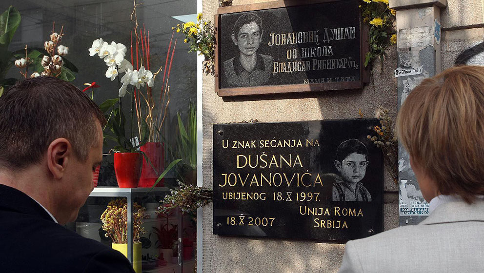 Obeleženo 26 godina od tragične smrti Dušana Jovanovića, dečaka romske nacionalnosti kog su prebili skinhedsi 1