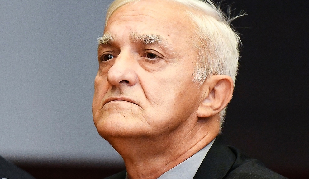 Ko je Aleksandar Pavić - američki đak, blizak Kapetanu Draganu i Dodiku, osnivač i poslanik "MI - Glas iz naroda"? 3