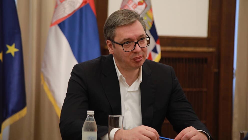 Vučić: Minimalac od naredne godine 35.027 dinara, građani u ponedeljak dobijaju 30 evra 1