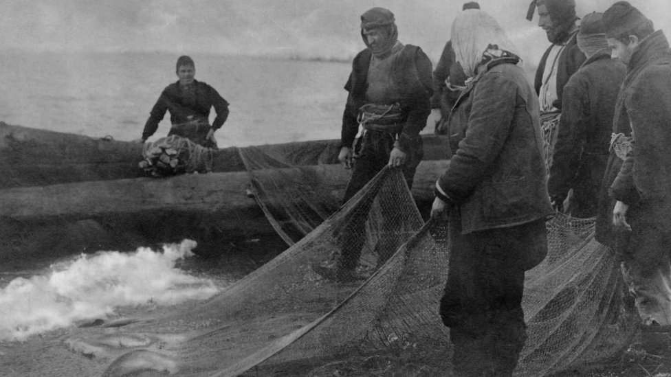 Tokom turbulentne prošlosti jezera, riba je prehranjivala lokalni živalj