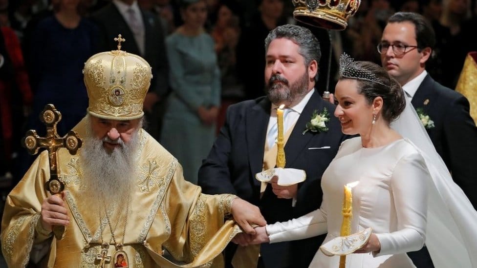 Rusija: Prvo plemićko venčanje u Rusiji posle više od 100 godina - oženio se potomak Romanovih 3 Grand Duke George Mikhailovich Romanov and Victoria Romanovna Bettarini follow Metropolitan Varsonofius of Saint Petersburg and Ladoga
