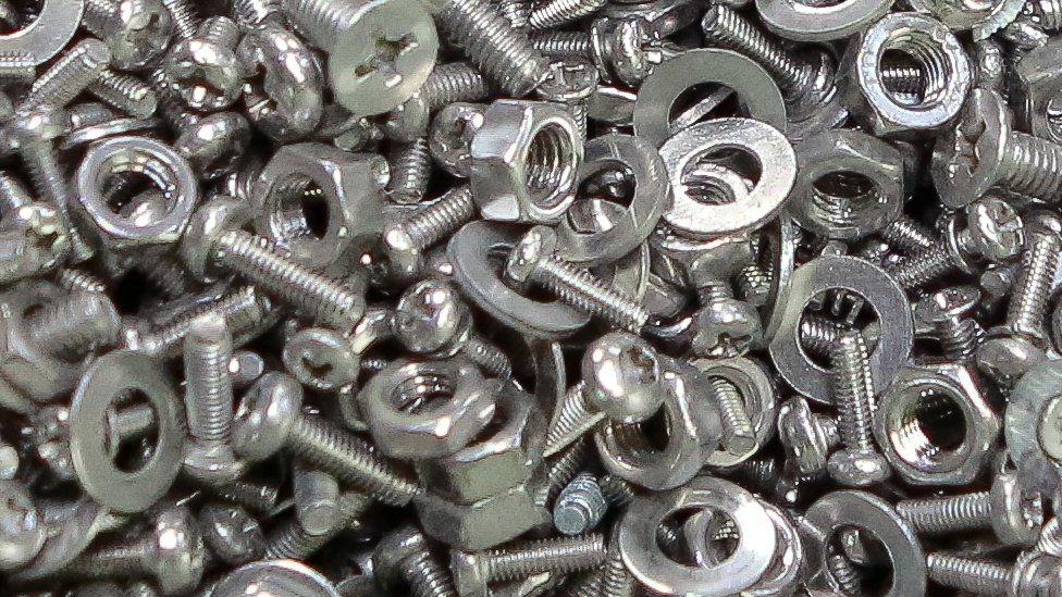 Neobičan slučaj - Litvancu iz stomaka izvadili kilogram eksera i šrafova 1 Nuts and bolts. File photo