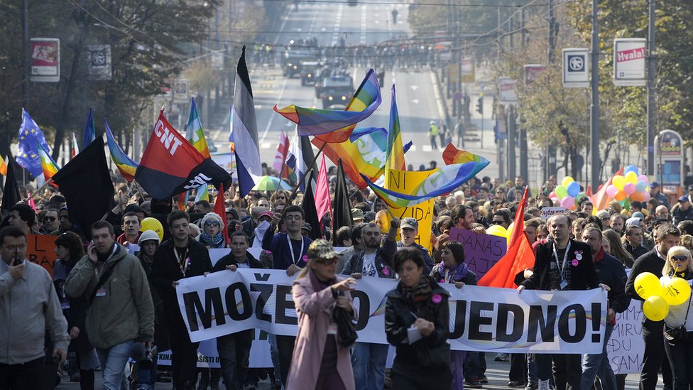 Parada ponosa 2010. i LGBT prava: Da li je Prajd pre 11 godina doprineo pravima gej ljudi u Srbiji 6 Parada ponosa