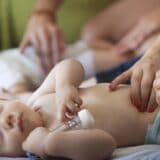 Deca i zdravlje: Kako prosto masiranje stomačića može bebi da promeni život 5