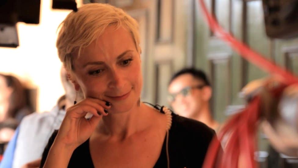 Amerika, poznati i nesreća: Glumac Alek Boldvin vežbao vađenje pištolja iz futrole pre tragedije 2 Image shows Halyna Hutchins