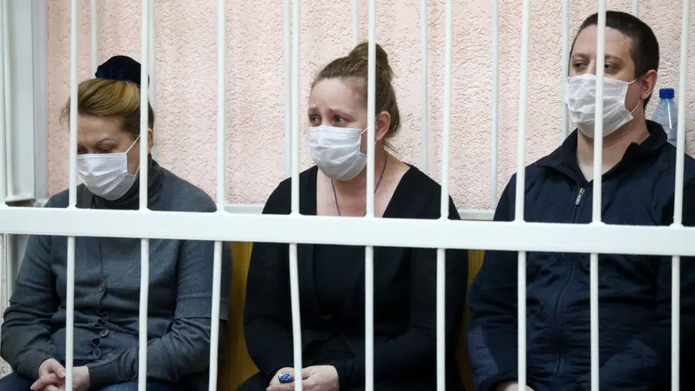Rusija, požar i suđenje: Zatvorske kazne za odgovorne za smrt 60 ljudi u tragediji u tržnom centru u sibirskom gradu 1 Three of the eight jailed: (L-R) Bogdanova, Suddenok and Antyushin