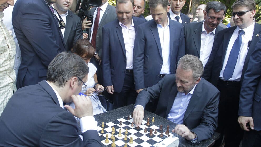 Vaspitno-odgojni razgovor sa Vučićem 1