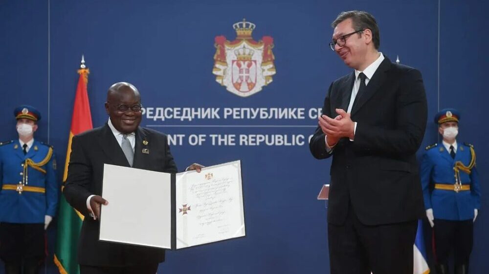 Vučić odlikovao predsednika Gane, najavio dupliranje stipendija za studente iz te zemlje 1