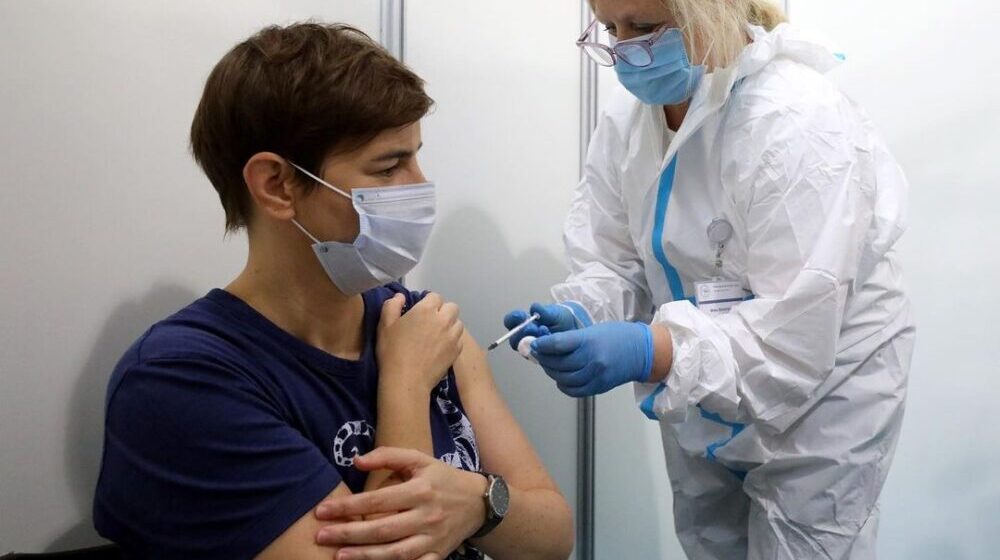 Ana Brnabić primila treću dozu vakcine protiv korona virusa 1