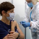 Ana Brnabić primila treću dozu vakcine protiv korona virusa 6