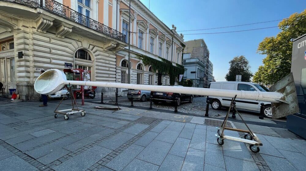 Andrej Josifovski Pijanista izložio u Beogradu delo "Kašika za gladne" 1