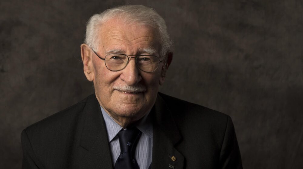 Čovek koji je preživeo holokaust i postao aktivista za mir Edi Džeku umro u 102. godini 1