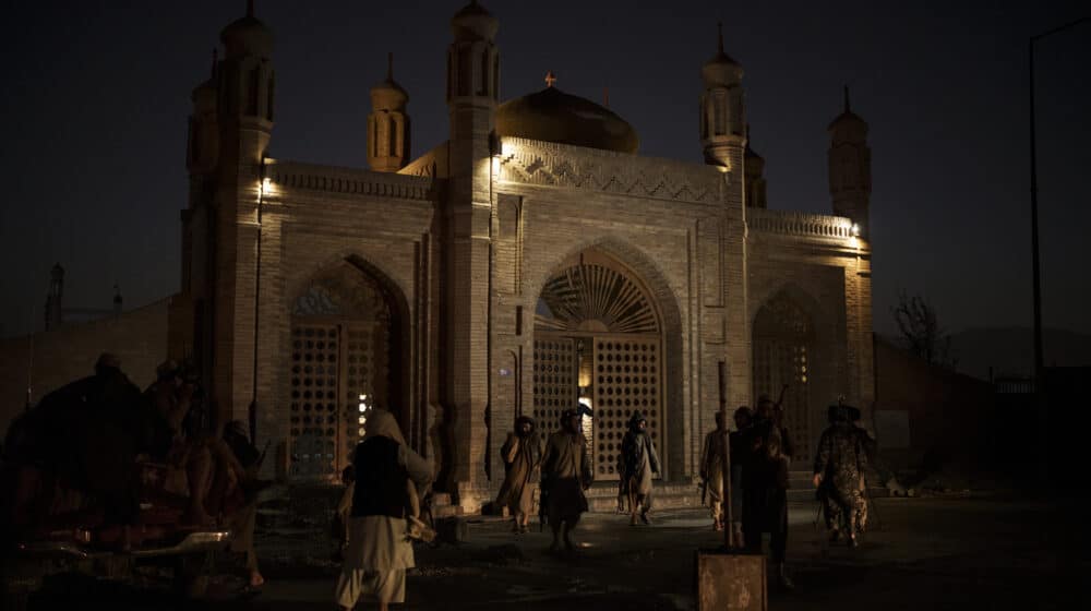 U eksploziji bombe na ulazu u džamiju u Kabulu poginulo najmanje pet civila 1