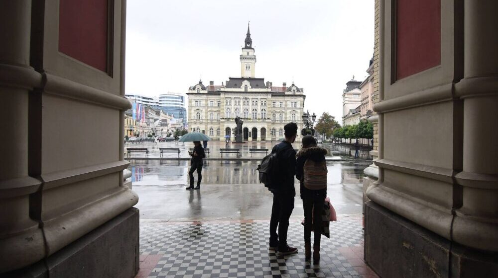 U Novom Sadu izlepljeni plakati sa natpisom Bulevar Ratko Mladić 1