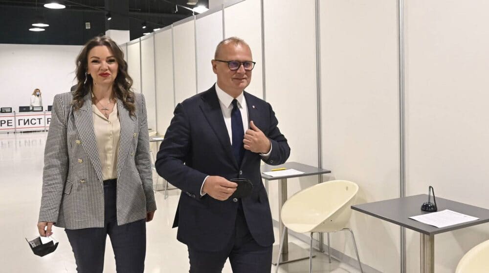 Vesić: Vakcinisano gotovo 59 odsto punoletnih u Beogradu, spremni smo za povlastice 1