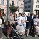 Šetnjom mama i beba centrom Zrenjanina ukazano na značaj dojenja 4