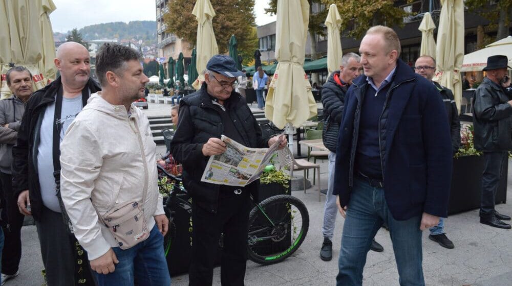 Nova rs: Užičani u znak protesta napunili kafić koji je zbog Đilasa zatvorila poreska inspekcija 1