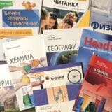 Ko treba da bira udžbenike - roditelji ili nastavnici? 7