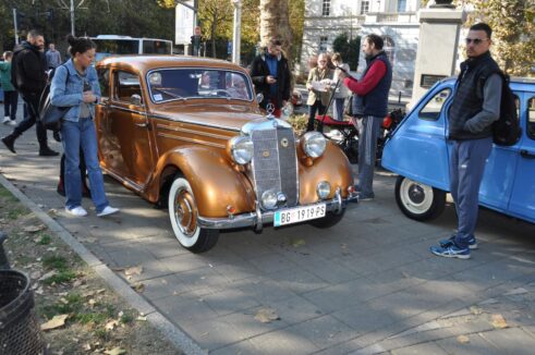 IMG-0b864e53b15844d2ee5ab5fe1727120f-V Revija oldtajmera održana ispred Opštine Zvezdara (FOTO) 5