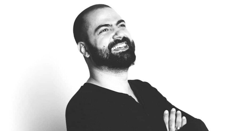 Melanž različitih motiva crtanih prstom na telefonu 1